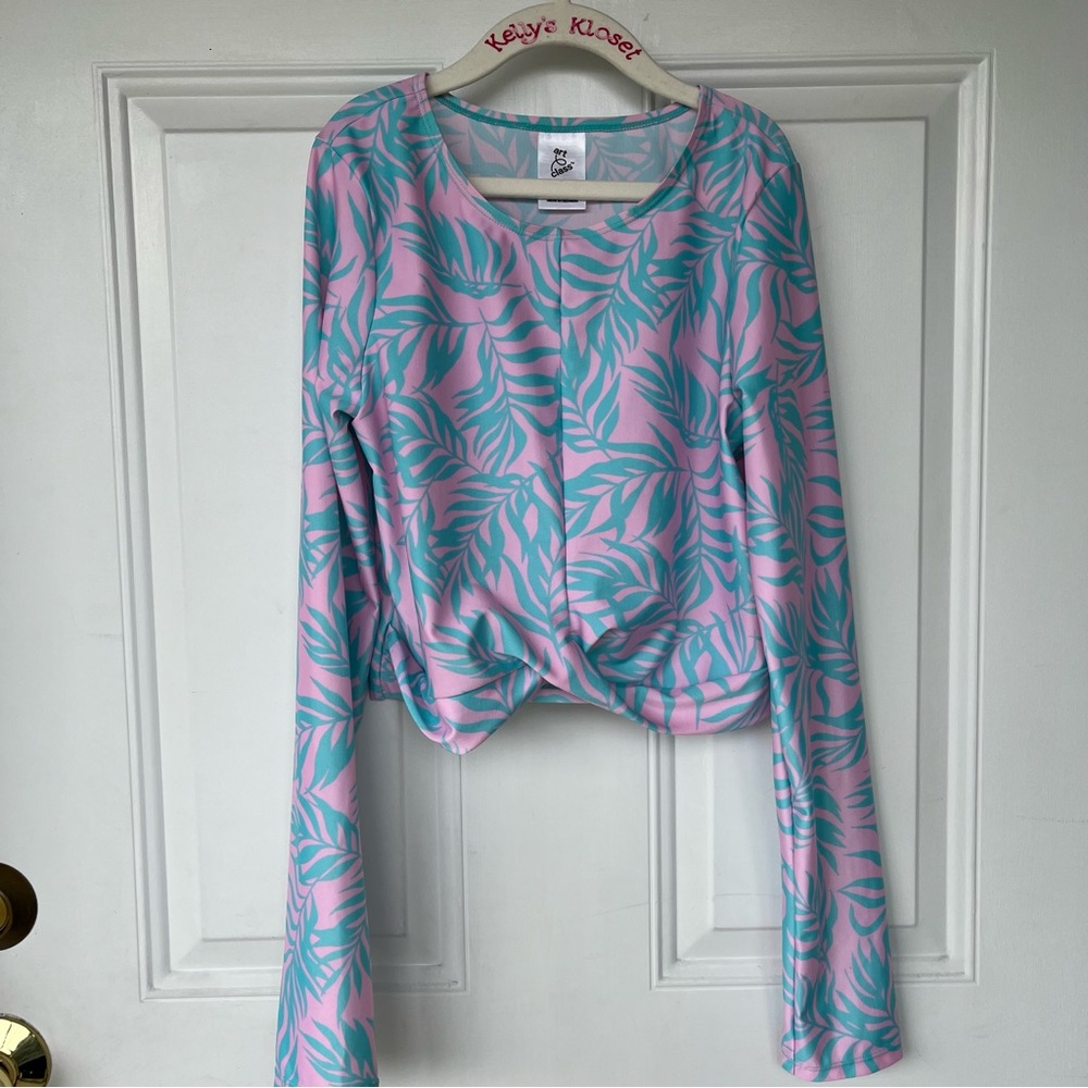 •Art Class• Girls Long Sleeve Cropped Rash Guard - Size XL (14/16)